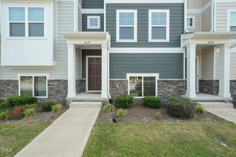 6618 Perry Creek Rd, Raleigh, NC 27616