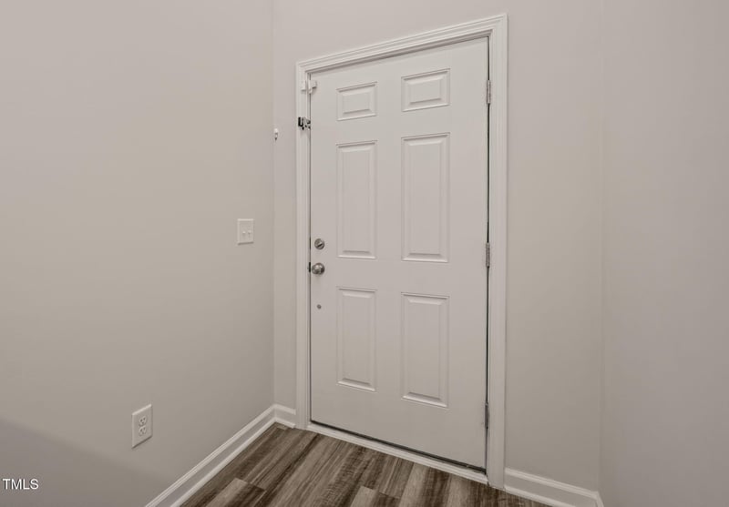 6618 Perry Creek Rd, Raleigh, NC 27616