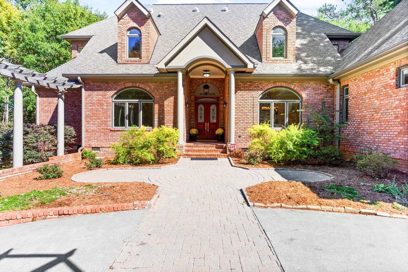 6620 Rest Haven Dr, Raleigh, NC 27612