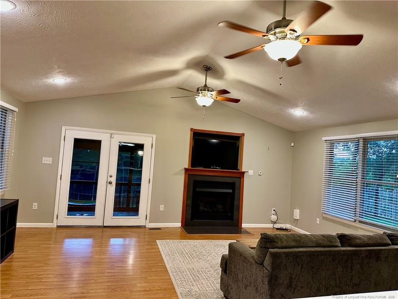 6622 Vaughn Rd, Fayetteville, NC 28304