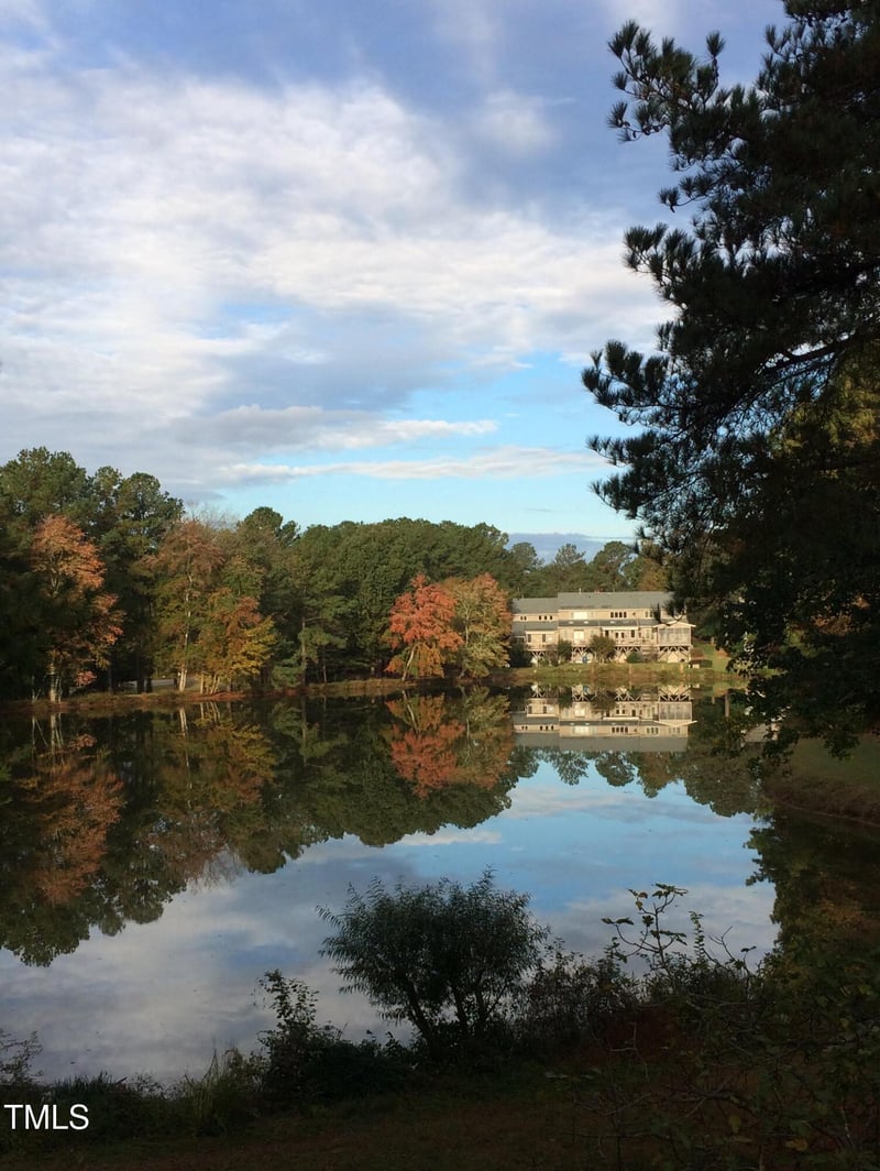 6623 Glen Forrest Dr, Chapel Hill, NC 27517