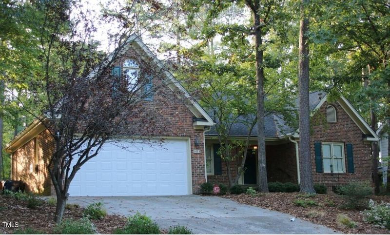 6623 Glen Forrest Dr, Chapel Hill, NC 27517
