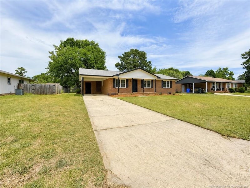 6624 Bonnie Bell Ln, Fayetteville, NC 28314