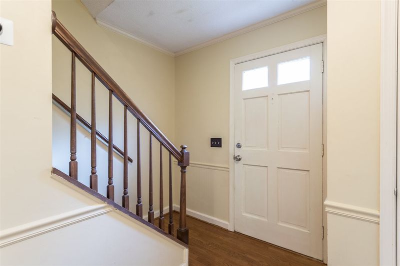 6625 Lynndale Dr, Raleigh, NC 27612