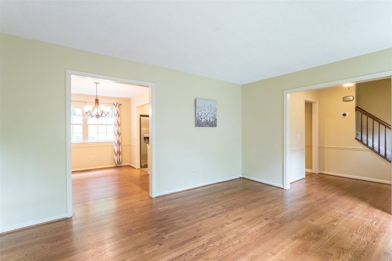 6625 Lynndale Dr, Raleigh, NC 27612