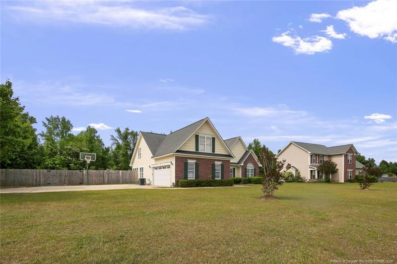 6628 Valley Falls Rd, Hope Mills, NC 28348