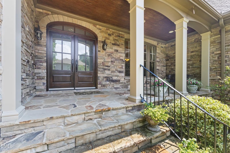6633 Rest Haven Dr, Raleigh, NC 27612