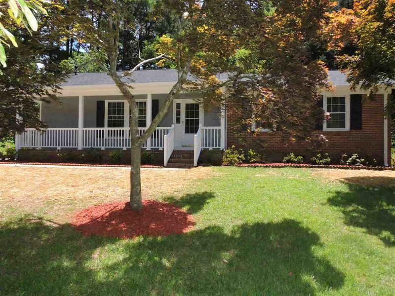 6636 Lynndale Dr, Raleigh, NC 27612