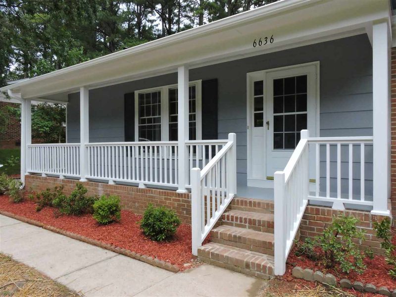 6636 Lynndale Dr, Raleigh, NC 27612