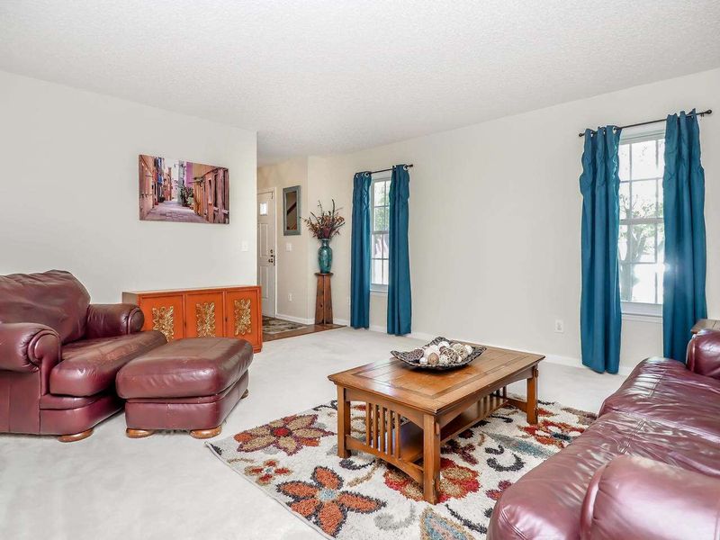 6637 Speight Cir, Raleigh, NC 27616