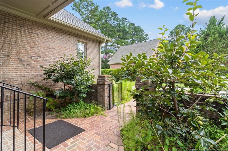 6637 Summerchase Dr, Fayetteville, NC 28311