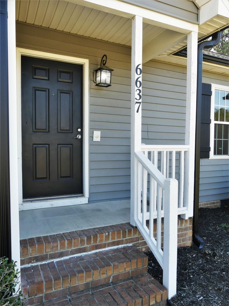 6637 Winterton Dr, Raleigh, NC 27603