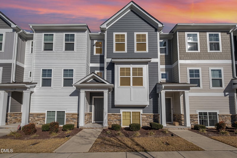 6638 Perry Creek Rd, Raleigh, NC 27616