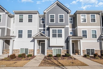 6638 Perry Creek Rd, Raleigh, NC 27616