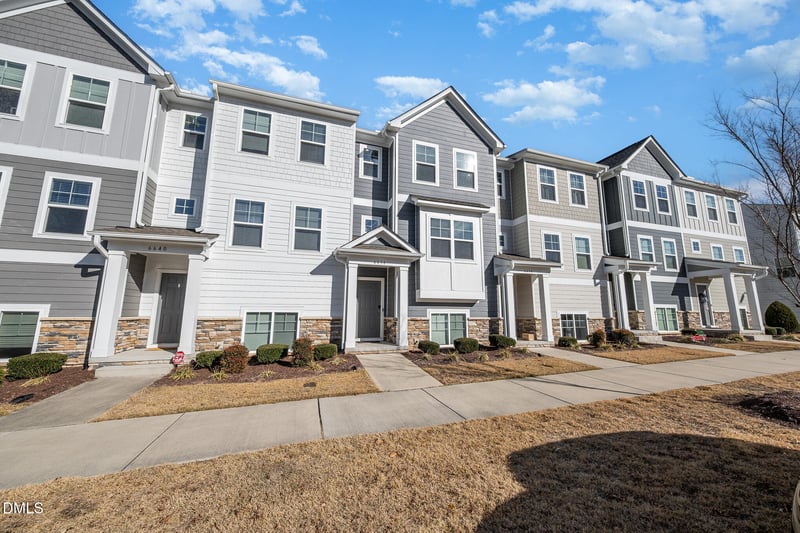 6638 Perry Creek Rd, Raleigh, NC 27616