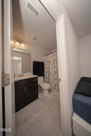 6638 Perry Creek Rd, Raleigh, NC 27616