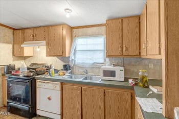664 Big Pine Rd, Clayton, NC 27520