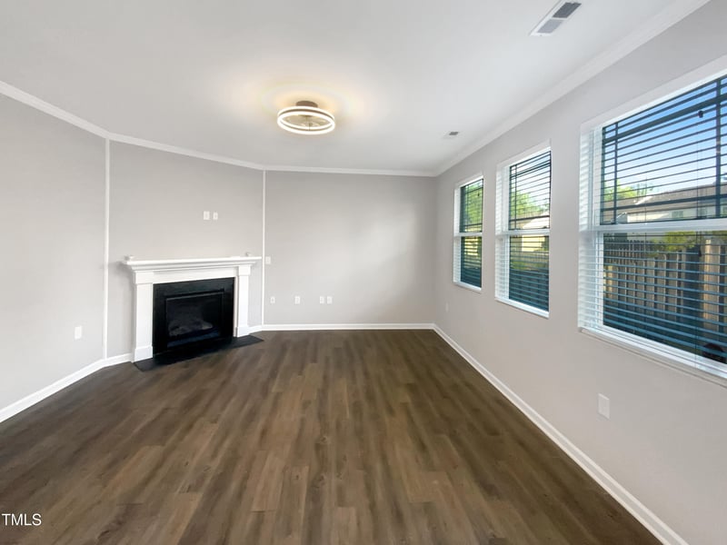 664 Lavenham Ln, Fuquay Varina, NC 27526