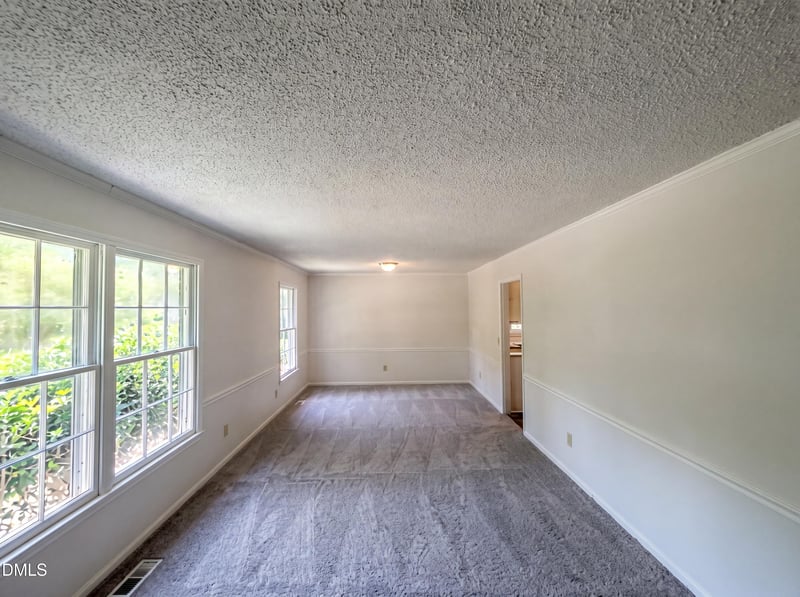 6641 Lynndale Dr, Raleigh, NC 27612