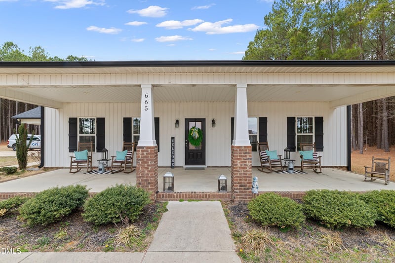665 Mann Rd, Coats, NC 27521