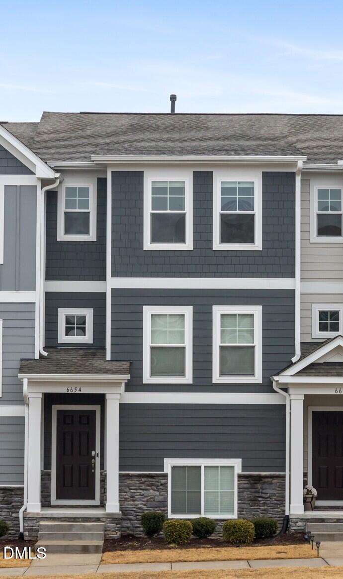 6654 Perry Creek Rd, Raleigh, NC 27616