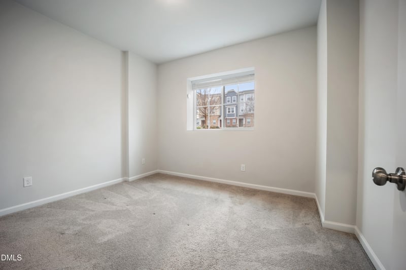 6654 Perry Creek Rd, Raleigh, NC 27616