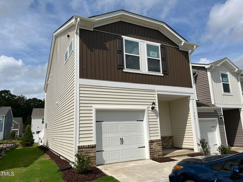 666 Rolling Fields Dr, Graham, NC 27253