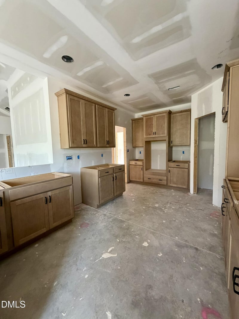 6663 River Rd, Fuquay Varina, NC 27526