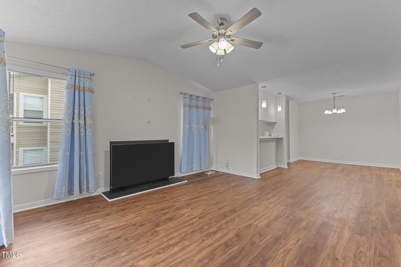 667 Barton's Ldg #8, Fayetteville, NC 28314