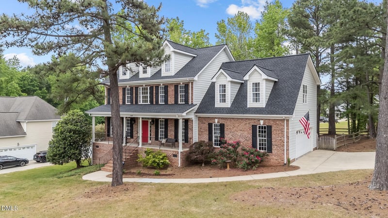 669 Kintyre Dr, Clayton, NC 27520