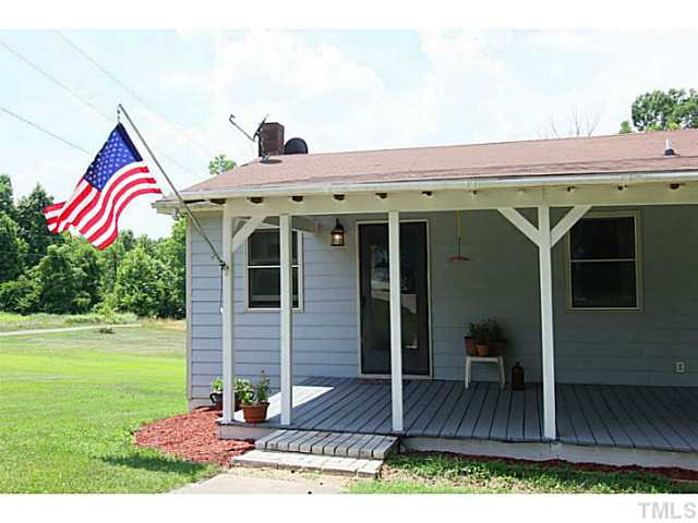 669 Roberts Rd, Burlington, NC 27217