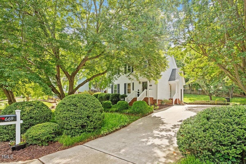 669 Tyler Run Dr, Wake Forest, NC 27587