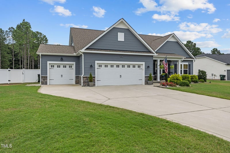67 Creek Crossing Dr, Benson, NC 27504