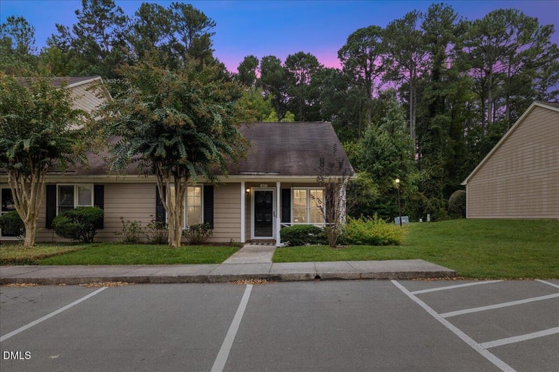 67 Crystal Oaks Ct, Durham, NC 27707