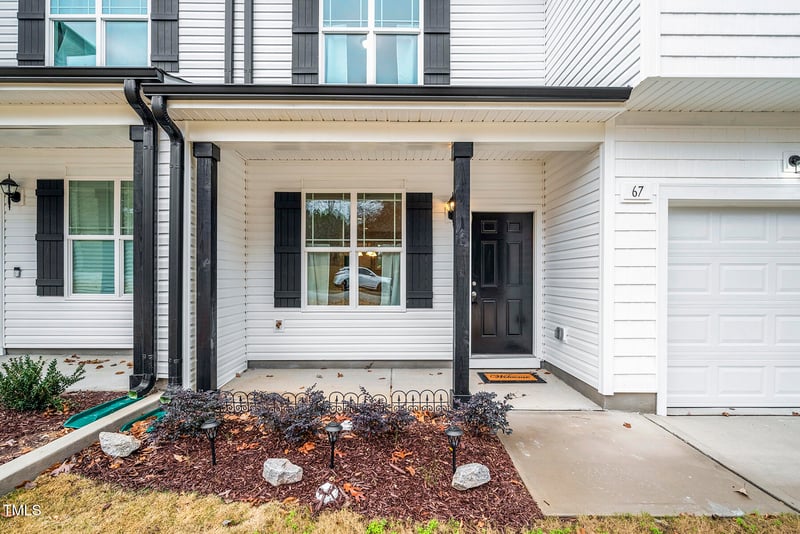 67 Stewarts Knob Dr, Clayton, NC 27527