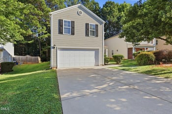67 Valleyfield Dr, Clayton, NC 27527