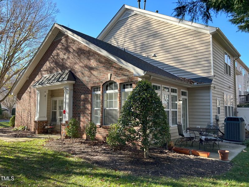 6700 Middleboro Dr, Raleigh, NC 27612