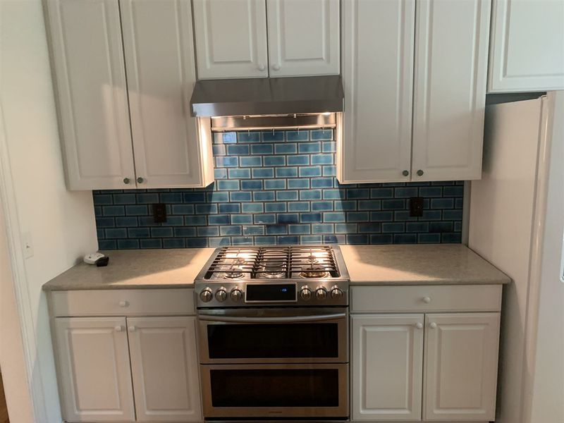 6701 Glen Forrest Dr, Chapel Hill, NC 27517