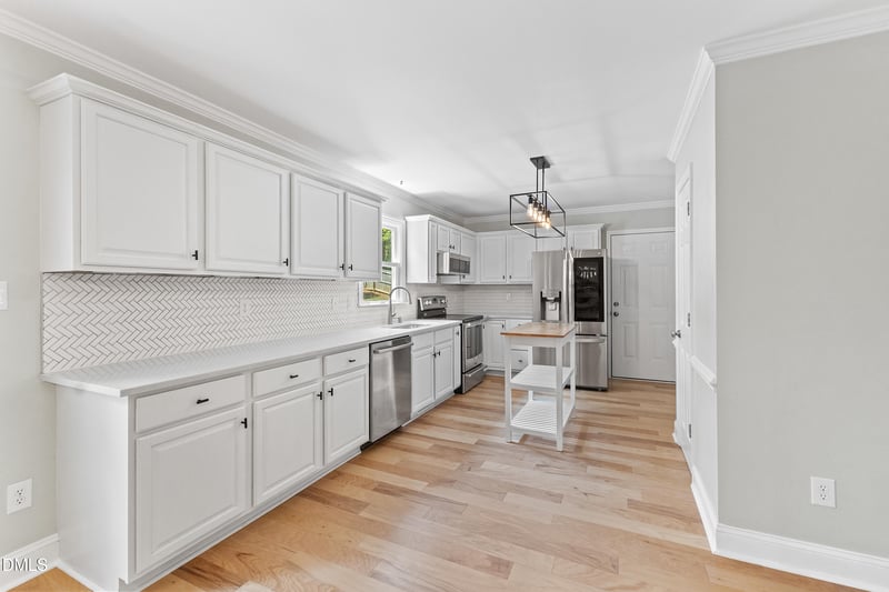6701 Holly Mill Ct, Raleigh, NC 27613