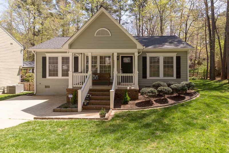 6704 Hammersmith Dr, Raleigh, NC 27613