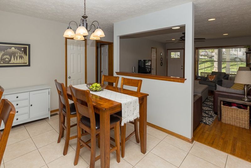 6704 Hammersmith Dr, Raleigh, NC 27613