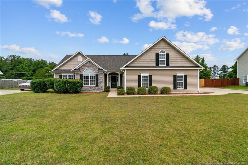 6704 Valley Falls Rd, Hope Mills, NC 28348