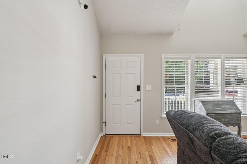 6705 Oviedo Dr, Raleigh, NC 27603