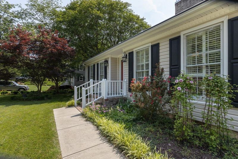 6705 Valley Dr, Raleigh, NC 27612