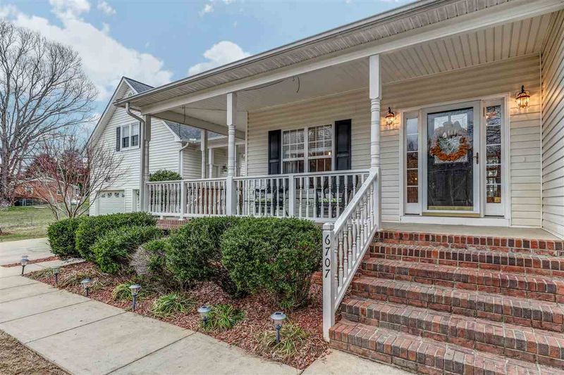 6707 New Strickland Ln, Raleigh, NC 27603
