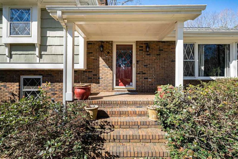 6707 Oak Ridge Dr, Raleigh, NC 27612