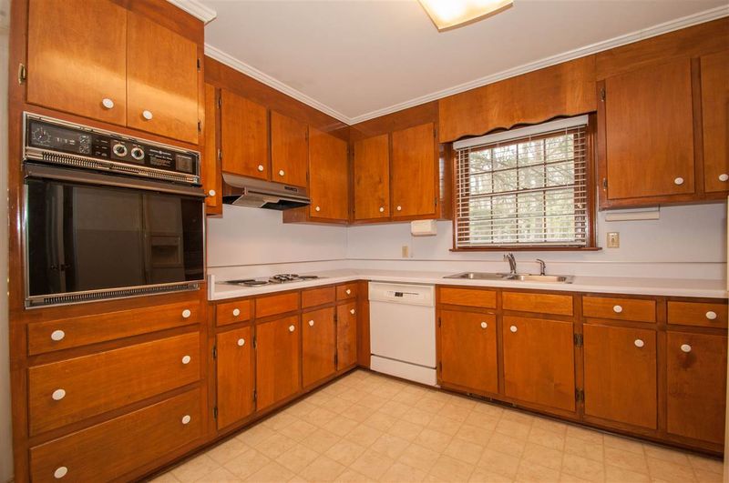 6707 Valley Lake Dr, Raleigh, NC 27612