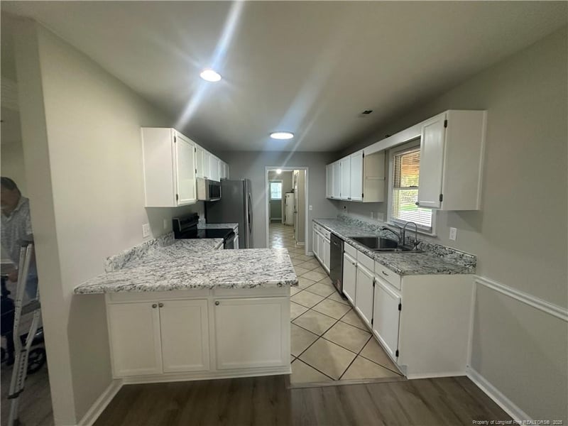 6708 Country Downs Dr, Hope Mills, NC 28348