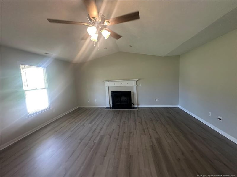 6708 Country Downs Dr, Hope Mills, NC 28348