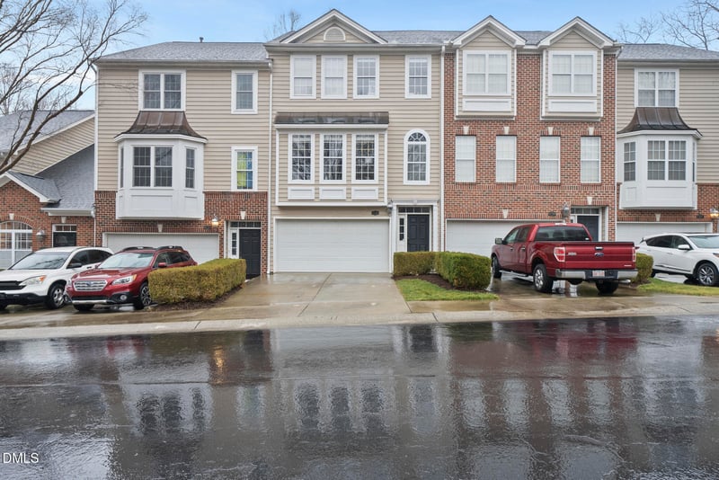 6708 Middleboro Dr, Raleigh, NC 27612